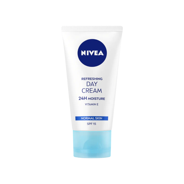 NIVEA Face Care Refreshing Day Cream 50 ml for 24h Hydration and a Healthy-Looking, Glowing Complexion
