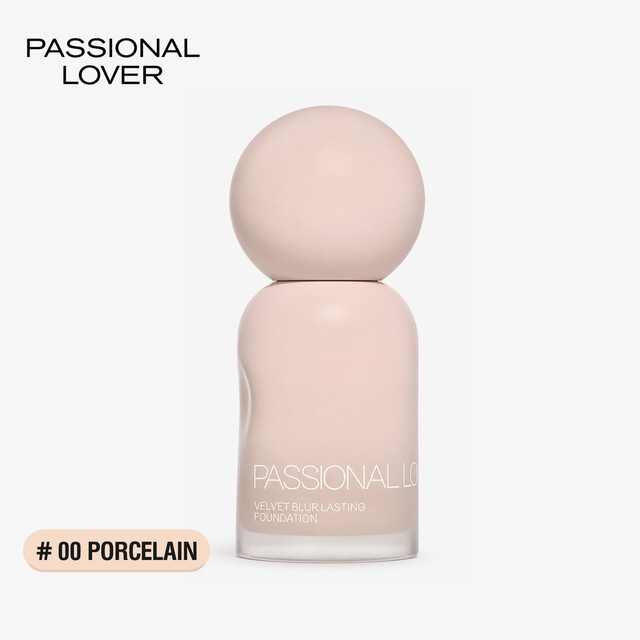 Passional Lover Velvet Blur Lasting Full Size Foundation for a Flawless Complexion in Shade #00 Porcelain White 30ml