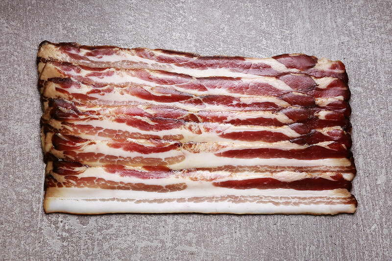 HG Walter Black Treacle Streaky Bacon 250g