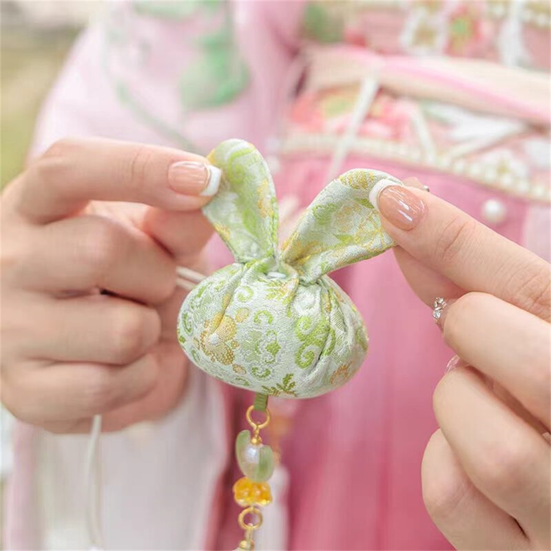 Huacan Rabbit Sachet, Sachet, Empty Bag, Carry Hanfu Waist Accessories, Cheongsam, Pressed Collar, Osmanthus Sachet, Mosquito Repellent Sachet, Car Pendant, Green 1PC