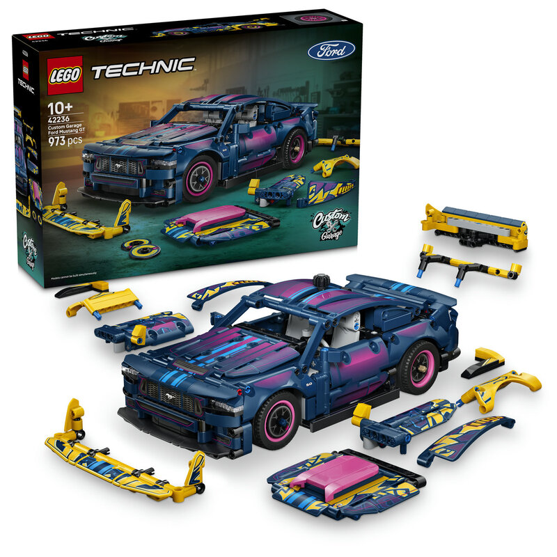 LEGO Technic 42236 Custom Garage Ford Mustang GT Car