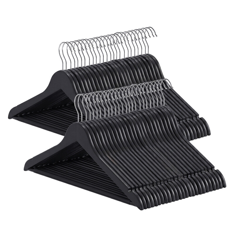 JOYFURNOS Massief Houten Kledinghangers Set van 50, Zware Echte Houten Kledinghangers met Schouderuitsparingen voor Antislip Kledinghouding en Roestvrije Zilverkleurige Draaibare Haak, 44,5 x 23 x 1,2 cm Dik Stevig Profiel, Ideaal voor Kostuums, Overhemden, Jassen, Blazer, Jurken, Kledingkast, Kast, Zwart Hout met Zilveren Haak
