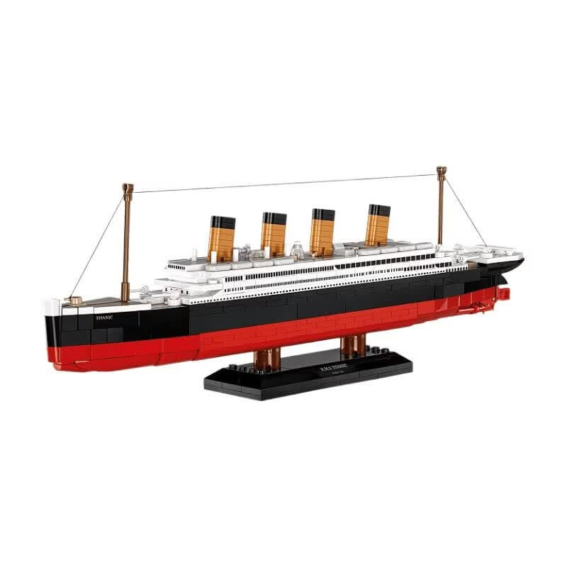 Cobi R.M.S. Titanic 1:700 Scale 600 Piece Brick Building Set