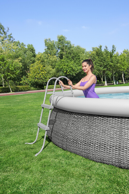 ® 33"/84cm Pool Ladder