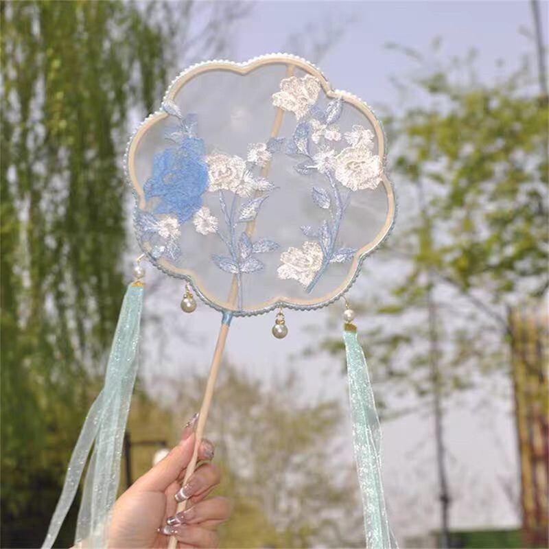 Huacan Chinese style retro embroidery fan dance fan classical dance performance fan Hanfu paired with photo long handled fan pink