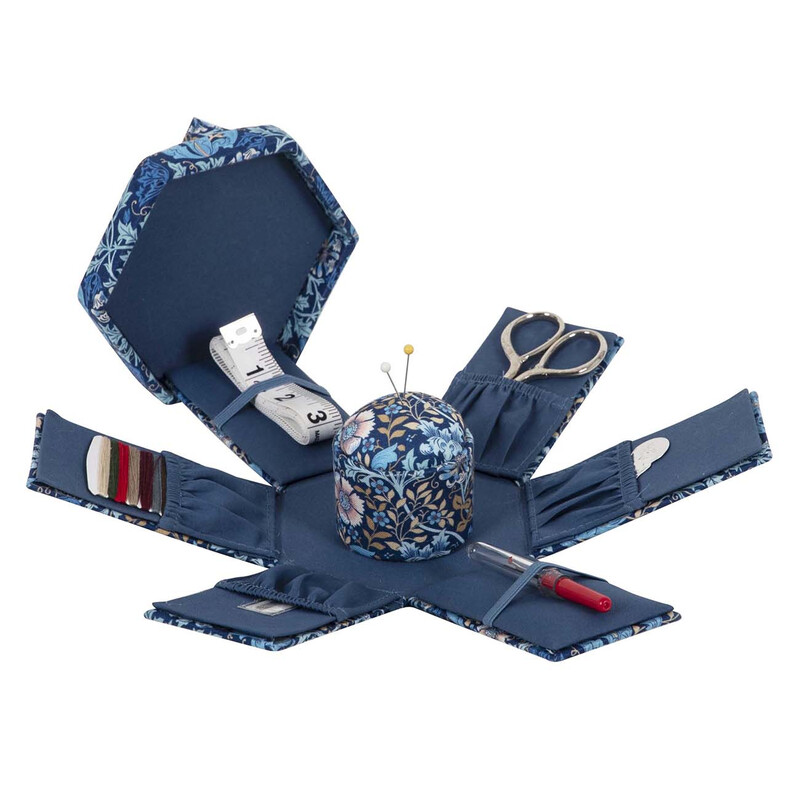 Sewing Kit – 11 x 11 x 12.3cm