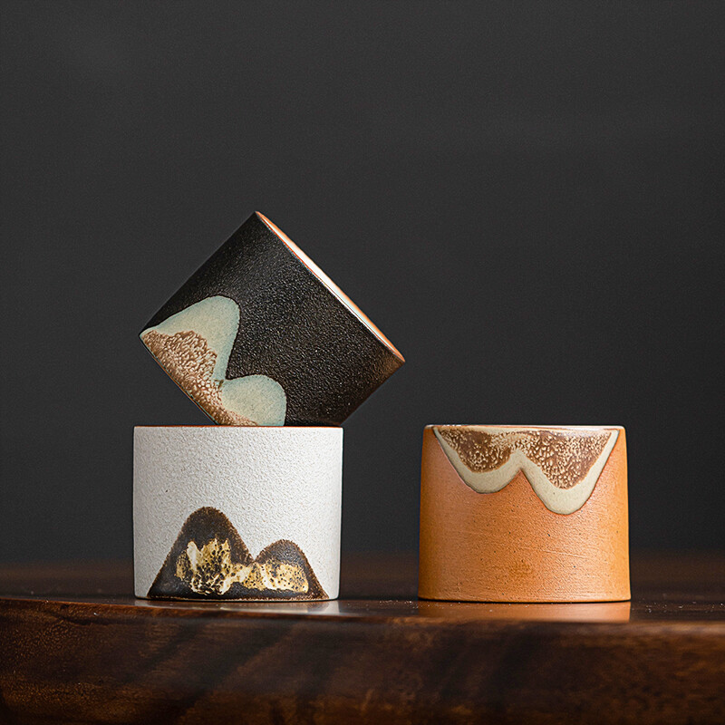 Su's Ceramic handgeschilderde landschaps theekop — Driekleurig (zwart, wit & bruin)