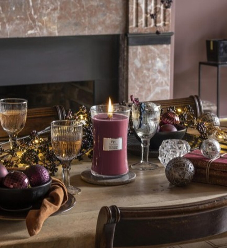 Candle Hourglass Phantom Cherry 609g