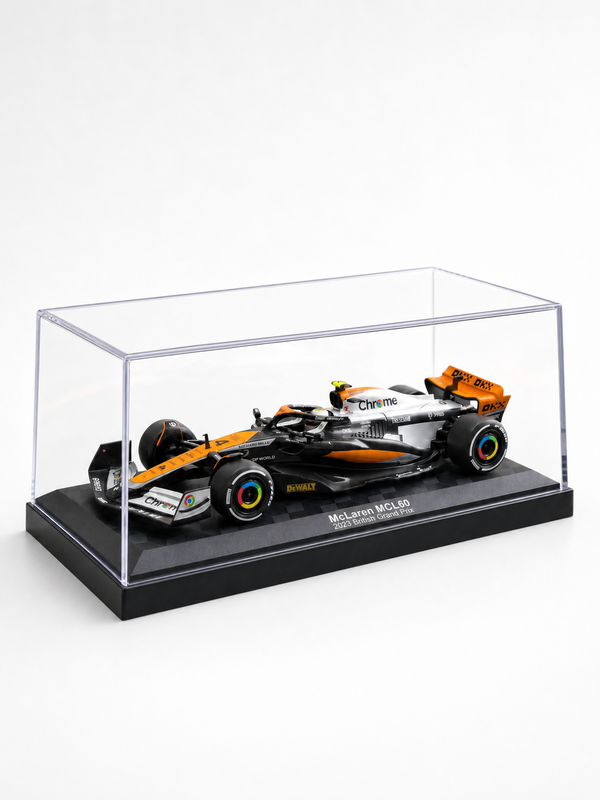 CCA1:43 McLaren F1 British Grand Prix Edition Nr. 4 Fahrer Metall-Skalenmodell – Exquisit detaillierte Nachbildung der Original-Lackierung, inklusive Standfuß und Acrylschutzhaube – Sammler-Auto-Accessoires zum Verschenken