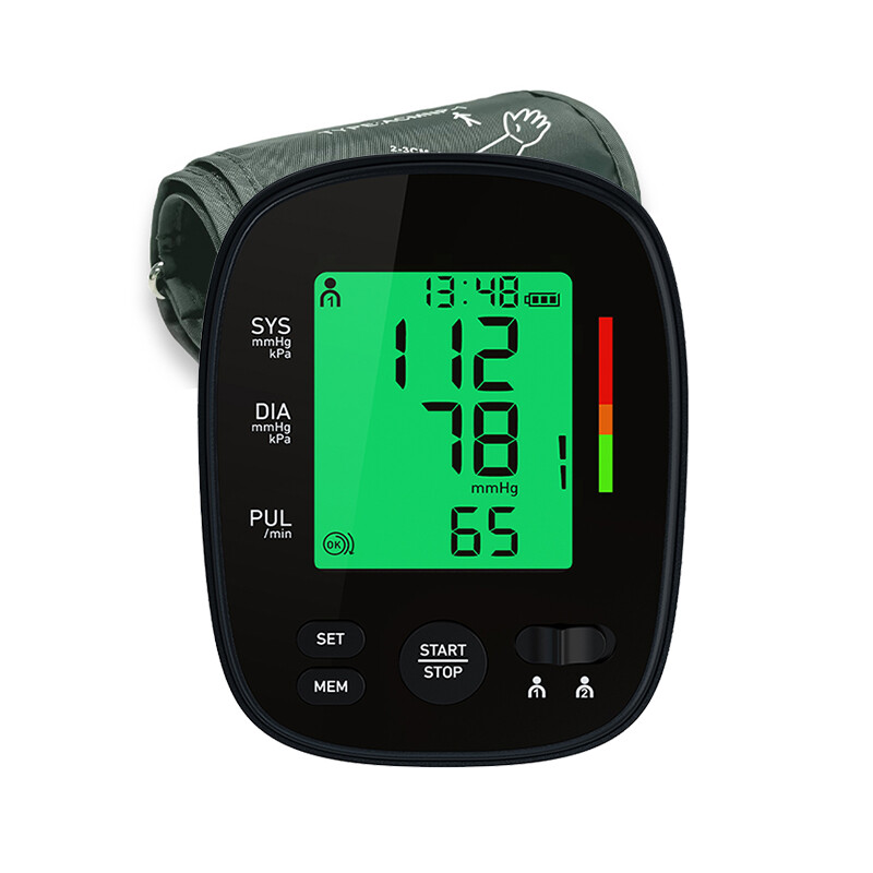 Treesmile FC-BP102 Oberarm-Blutdruckmessgerät Schwarz Für den Heimgebrauch 22-42 cm Breiter Manschette WHO Farbmarkierte Skala 2x120 Speicher Doppelt Messen Alarm Gesundheitsüberwachung für Senioren