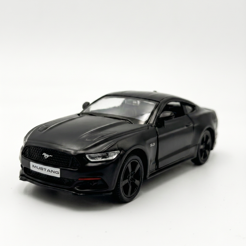 Schaal 1:36 Ford Mustang zwart modelauto van metaal met openingselementen en pull-back-actie – kinderauto-speelgoedcadeau