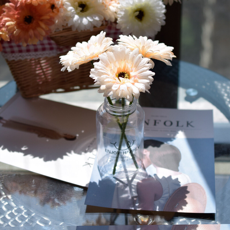Yuejia 3 Stück 9,05 in / 23 cm künstliche Gerbera-Gänseblümchen, realistische künstliche Blumenstiele für Zuhause, Veranda, Hochzeits-Tischdekorationen & Bürodekoration (Champagner)