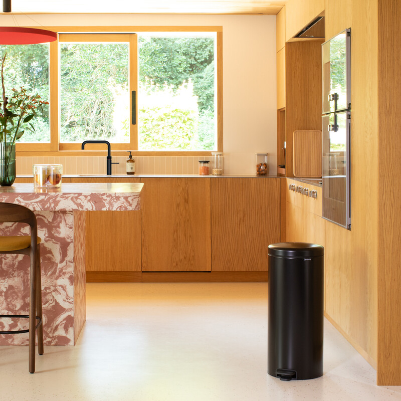 NewIcon Pedal Bin, 30 litre, Soft Closing, Plastic Inner Bucket, Matt Black