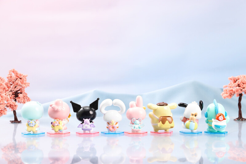 Sanrio Characters Back-to-Back Company Series Blind Box Figure Assortment