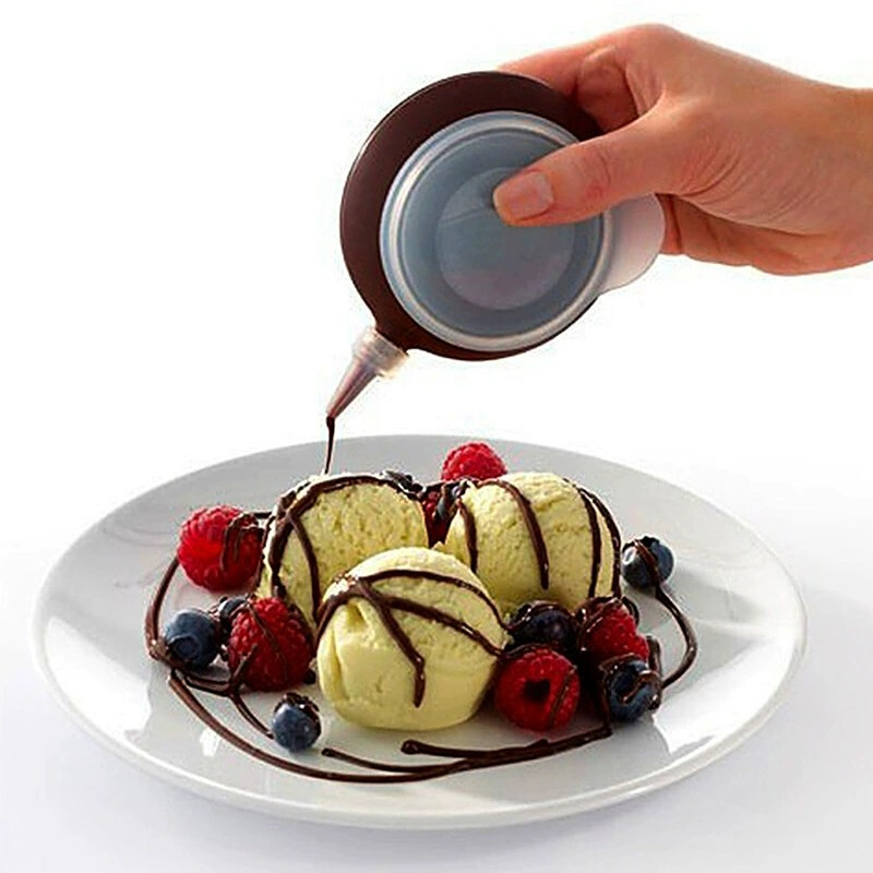 Reusable Silicone Piping Bag With 6 Nozzle Tips Baking Decorating Tool Brown