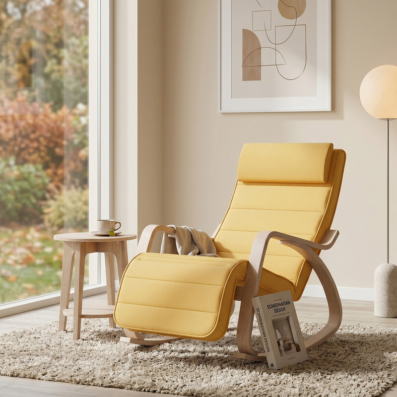 JOYFURNOS Pastellgelb-naturfarbener Schaukelsessel mit Birkenholz-Armlehnen – 5-fach verstellbare Fu?stütze, belastbar bis 150 kg – perfekt für Wohnzimmer oder Schlafzimmer, 121.5x65x84cm