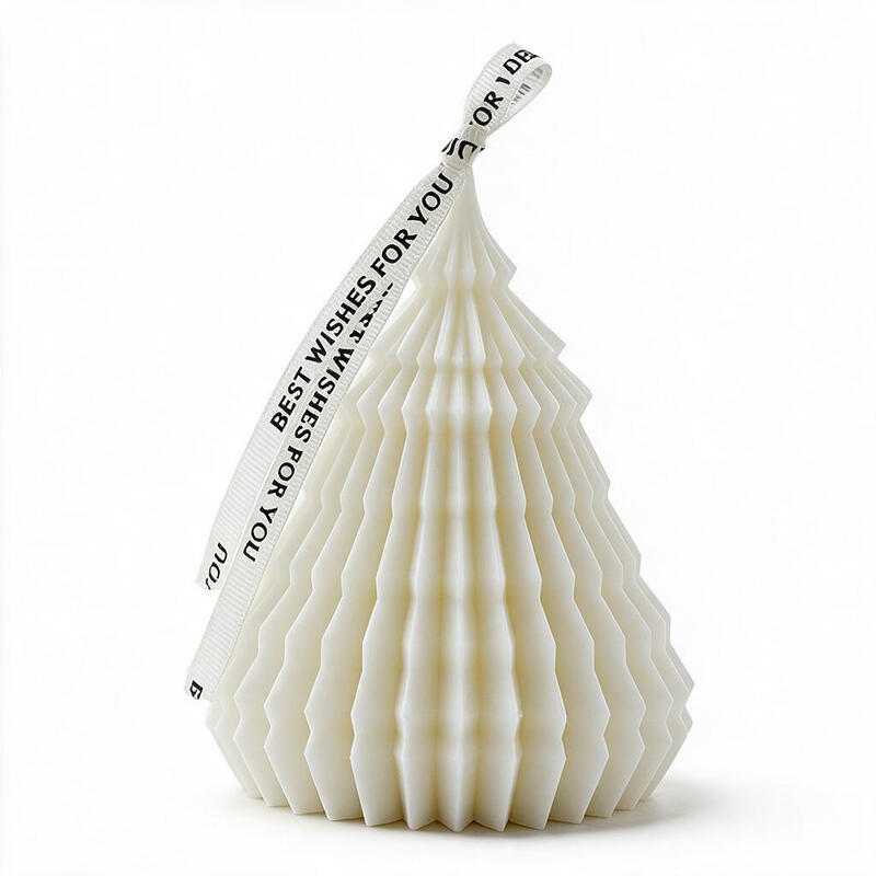 Geurkaars - Origami Kerstboom (Klein formaat), Witte kleur, Geur van Engelse peer & fresia, 7 x 9,5 cm, 1 stuk