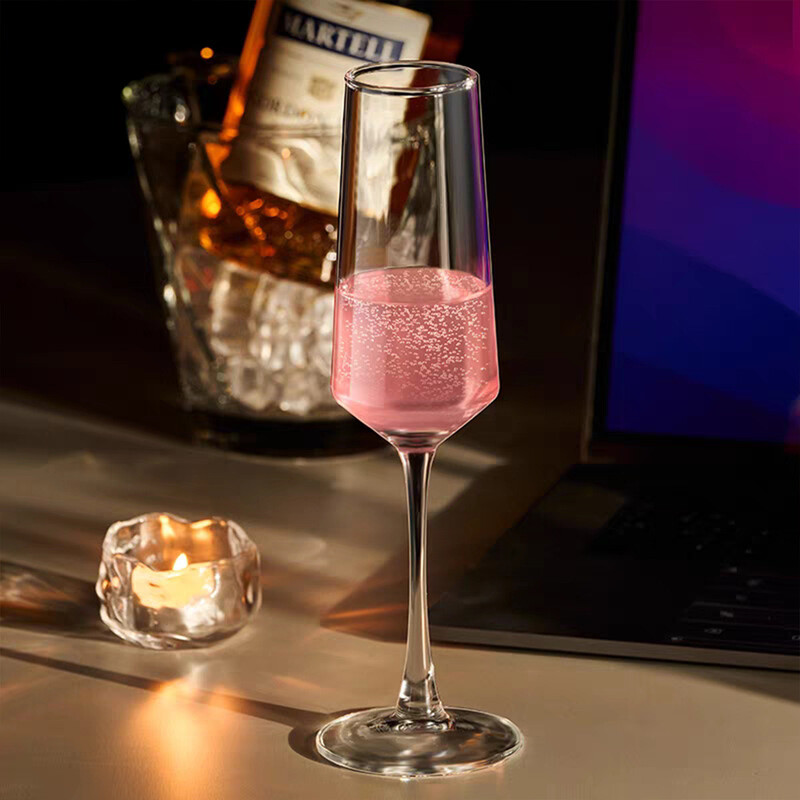 x transparent glass wine glasses Suitable for Celebrations, Weddings & Parties,175ml